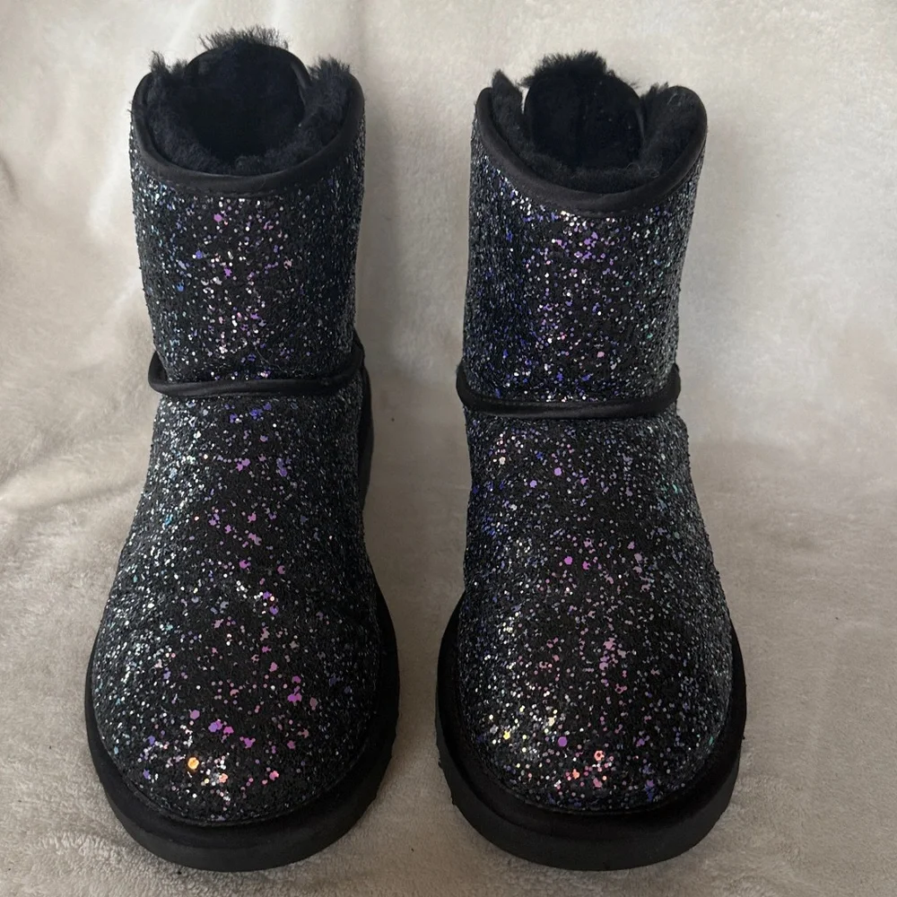 Ugg Classic Mini Bow Cosmos Women Ankle Boots 8 - Picture 1 of 7